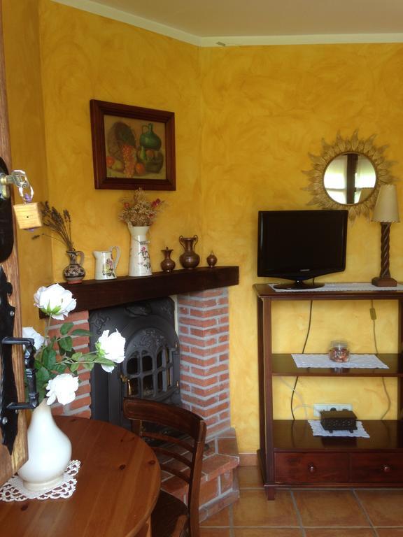 Ferienwohnung Les Piperes Corao Zimmer foto